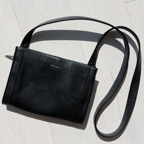 Matt & Nat Handbags - NWOT Matt & Nat Alaska crossbody purse